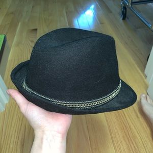 Chic black hat